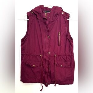 Maroon Zenana Outfitters Hooded Military Style Vest 2X Zippers Snaps Draw-String